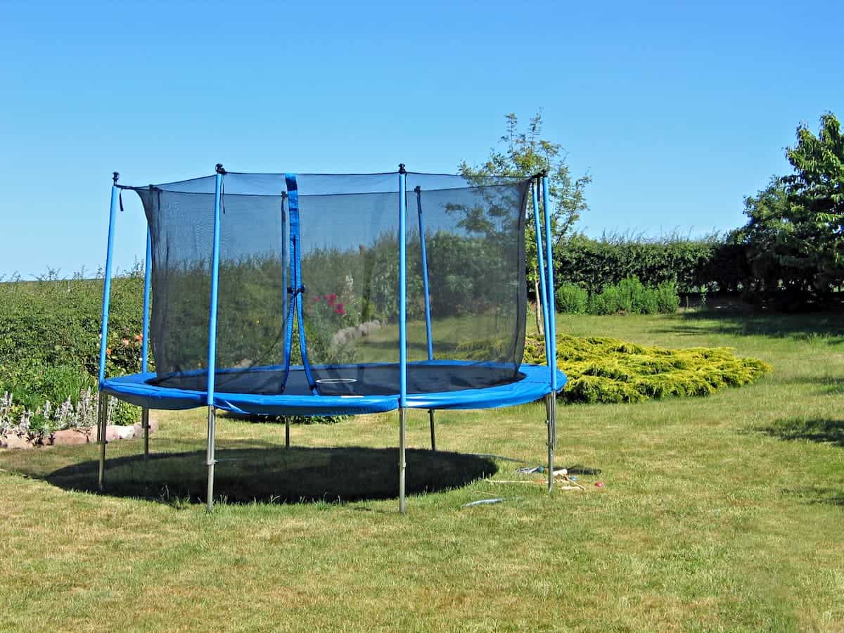 secure trampoline to ground